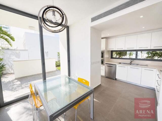 detachedHouse-6a4b706275ccb-3.jpg