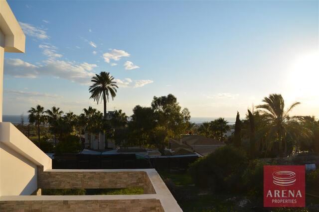 detachedHouse-11-VILLA-CYPRUS-4491.jpg