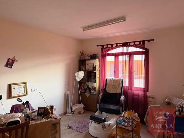 detachedHouse-697c9669cdb8f-1.jpg