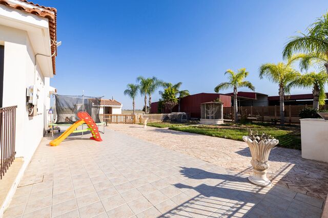 detachedHouse-4-5-bed-villa-kiti-10152.jpg