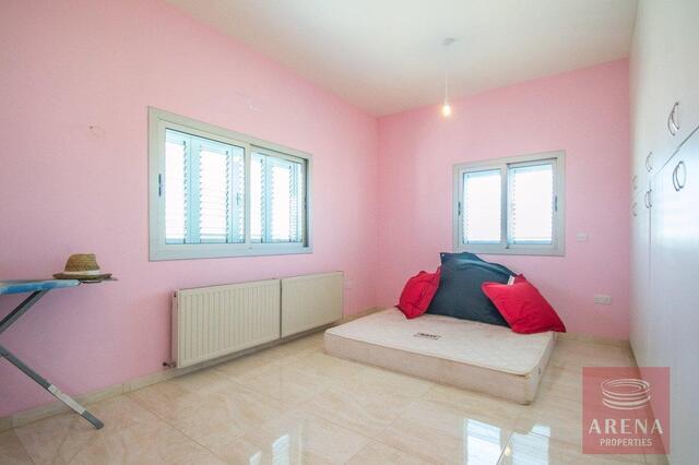 detachedHouse-13-villa-4bed-frenaros-3932-1.jpg