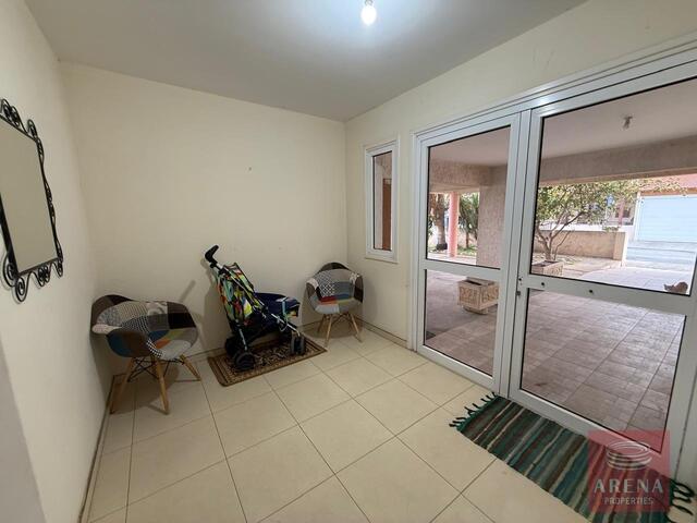 2 Bedrooms Apartment in Kiti – photo 11