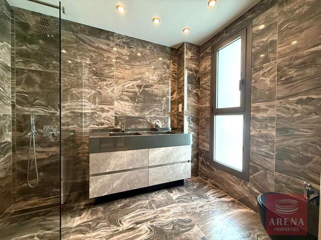detachedHouse-6a6ca4c170e85-1.jpg