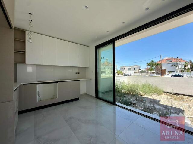 2 Bed Townhouse in Livadia – photo 11