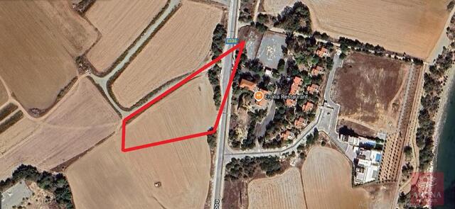 Tourist Land in Pervolia – photo 1
