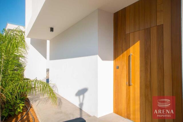 detachedHouse-DSC_5463-2.jpg