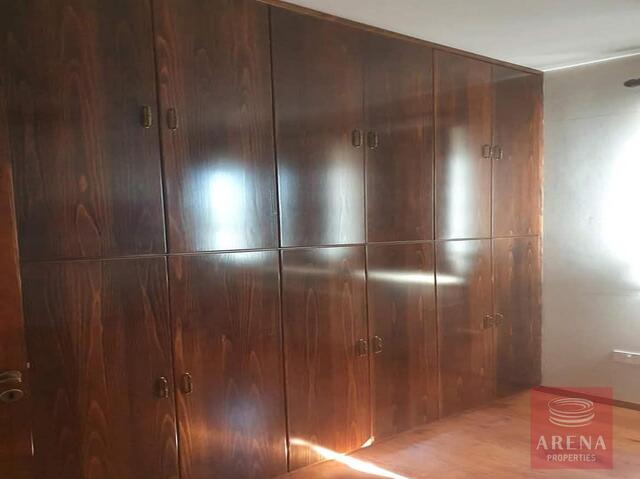 detachedHouse-6a215773c0e24.jpg