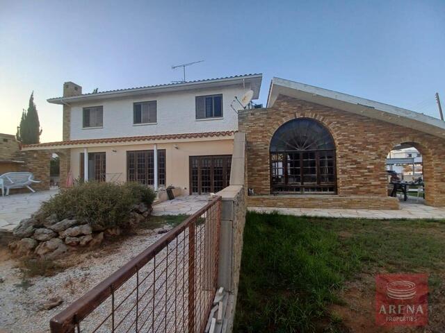 detachedHouse-7-3-BED-VILLA-IN-PYLA-7456.jpeg