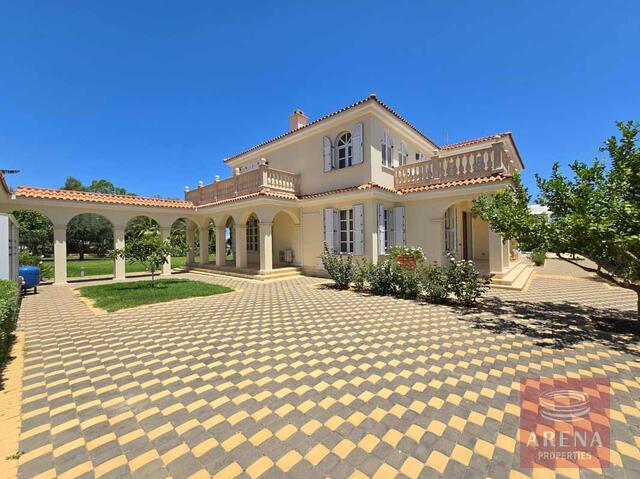 detachedHouse-1-4-BED-VILLA-CAPE-GRECO-8275-1.jpg