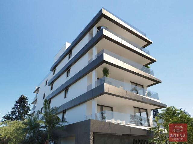 apartment-4-2-bed-apts-near-mall-765-2.jpg