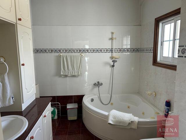 detachedHouse-28-VILLA-DEKELIA-8254.jpg