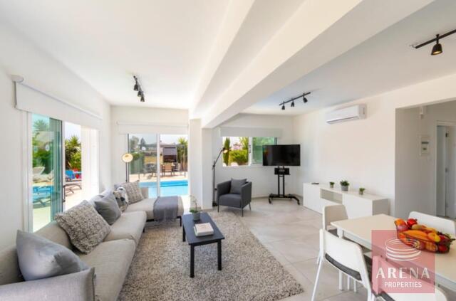 detachedHouse-11-4-BED-VILLA-AYIA-THEKLA-5190.jpg