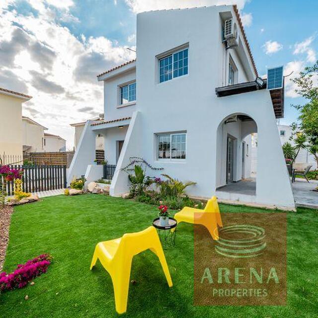Amazing 3-Bedroom Villa for Sale in Pernera – photo 1