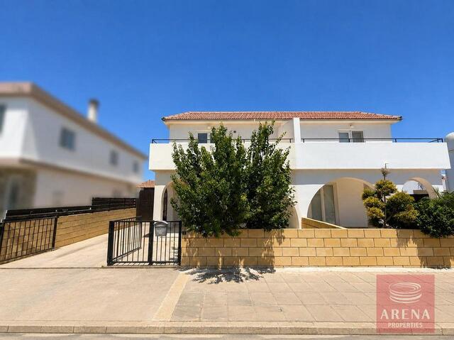 3-Bedroom Villa with Private Swimming Pool in Xylofagou – photo 2