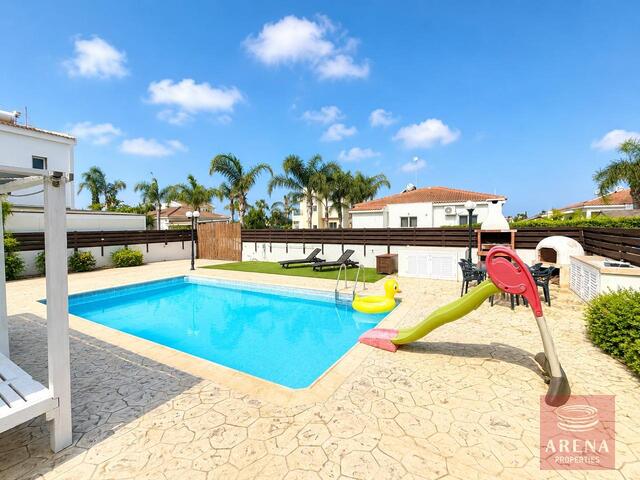 Beautiful 2-Bedroom Villa with Private Swimming Pool in Ayia Thekla – photo 3