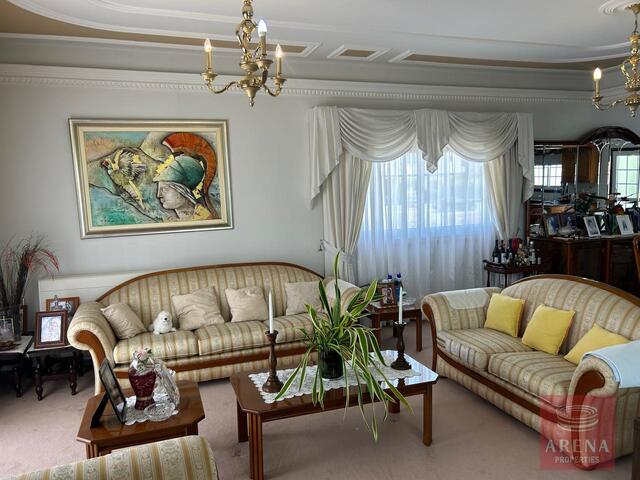detachedHouse-13-VILLA-DEKELIA-8254.jpg