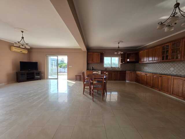 4 Bed Villa in Kiti – photo 23