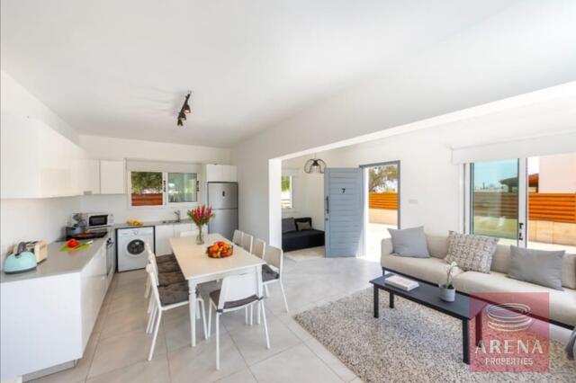 detachedHouse-12-4-BED-VILLA-AYIA-THEKLA-5190.jpg