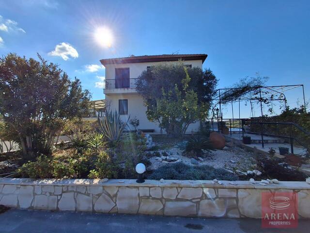 detachedHouse-6-7-BED-VILLA-KALAVASSOS-9083.jpg