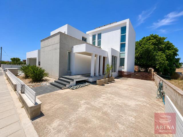 detachedHouse-6a26ac80d5d26.jpg