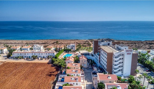 detachedHouse-1-VILLA-CAPE-GRECO-10355-4-1.jpg