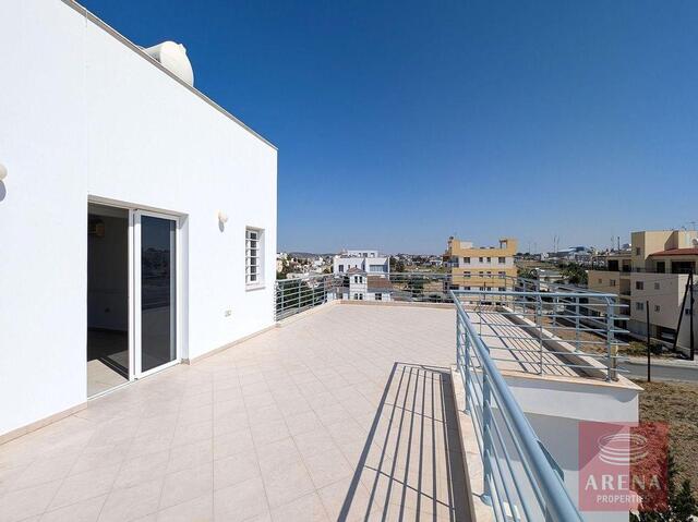 Charming 2 Bedroom Penthouse in Kamares – photo 11