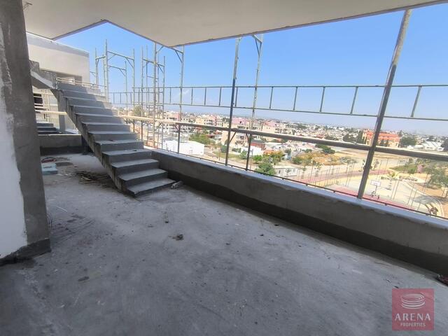 penthouse-6a3a4a0292130-1.jpg