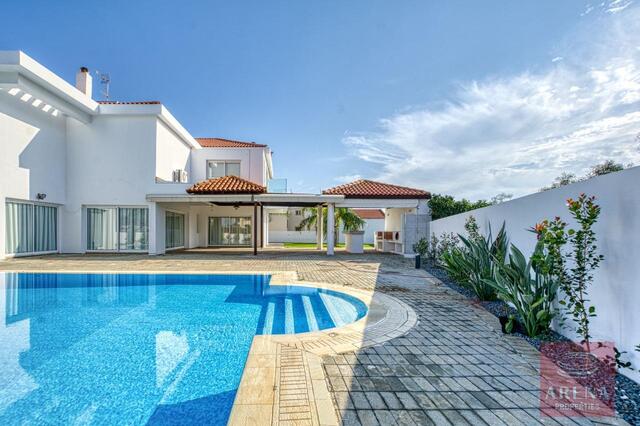 Seaview Villa in Ayia Napa For Sale – photo 8