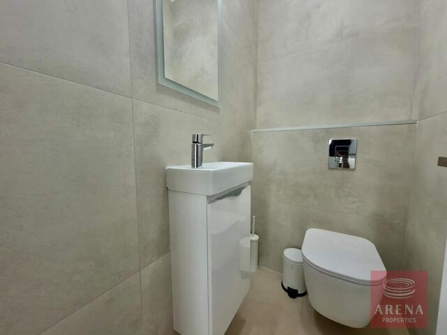 Modern 2 Bed Apartment For Rent In Livadia – photo 10