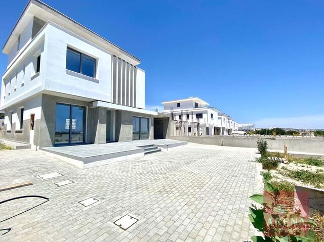 detachedHouse-4-4-BED-VILLA-IN-LIVADIA-6953.jpeg
