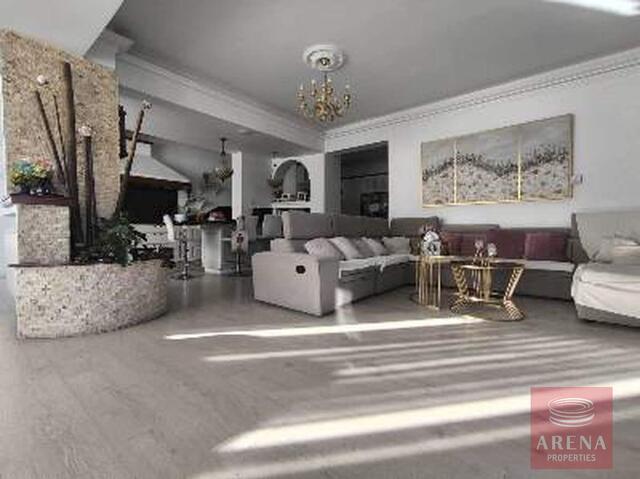 detachedHouse-69e0a15a7f763-2.jpg