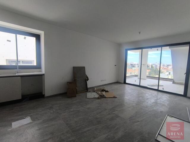 penthouse-6a3a5eb7baded-3.jpg
