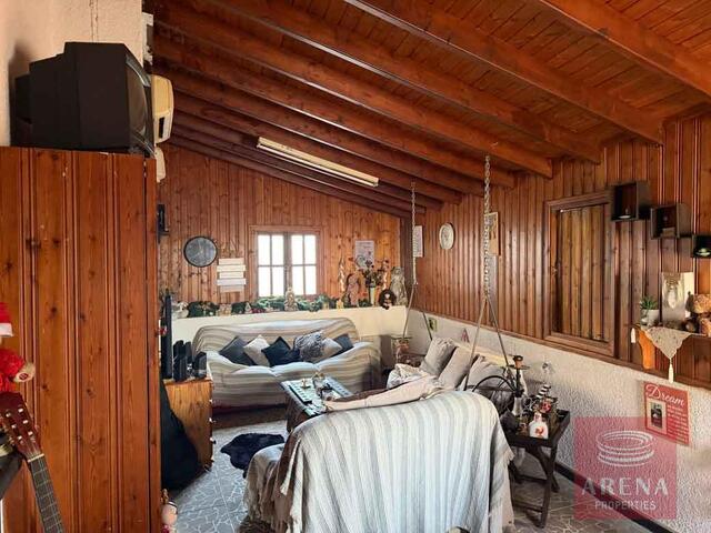 detachedHouse-697c96699ea84-1.jpg