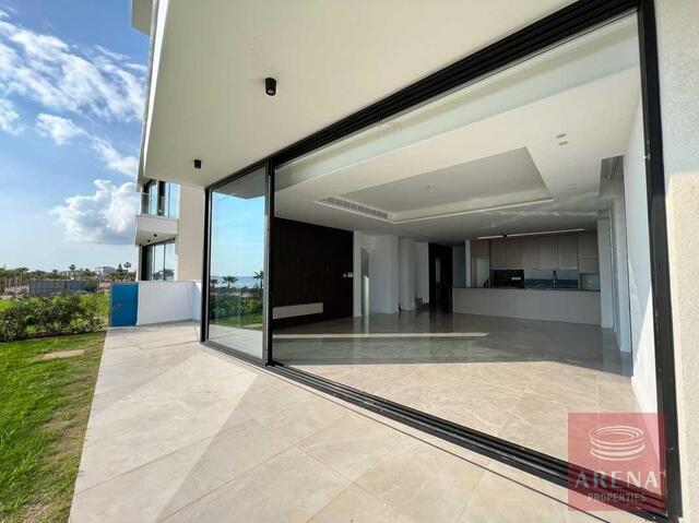 detachedHouse-6-1-luxury-villa-in-ayia-thekla-6154.jpg
