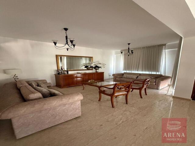 detachedHouse-69ba6564c709b-1.jpg