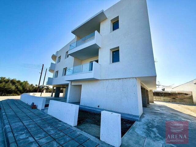 Charming 2-Bed Apartment in Kiti – photo 5