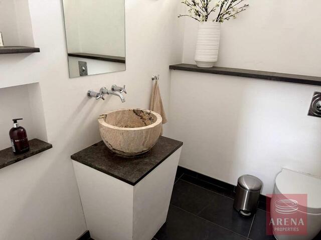detachedHouse-6a16a0601b7e4-4.jpg