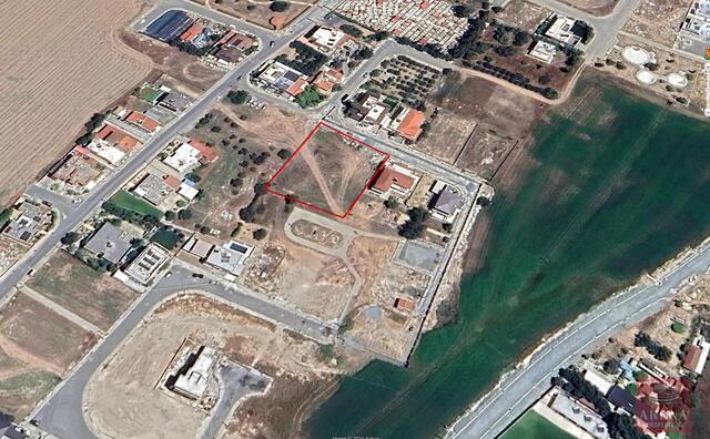 Residential Land in Dromolaxia – photo 1