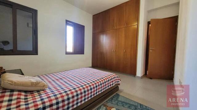 detachedHouse-27-5-Bed-villa-in-Paralimni-5841.jpg