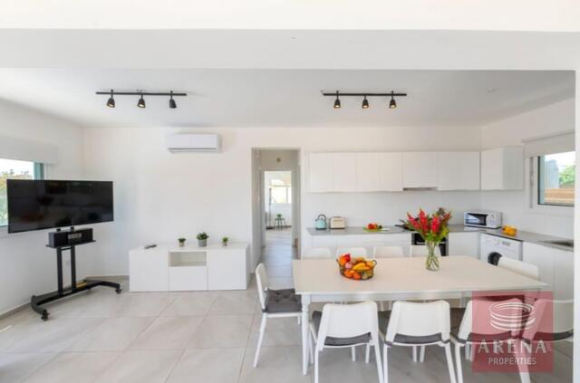 detachedHouse-13-4-BED-VILLA-AYIA-THEKLA-5190.jpg