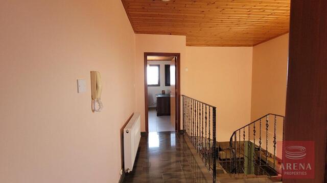 detachedHouse-30-5-Bed-villa-in-Paralimni-5841.jpeg