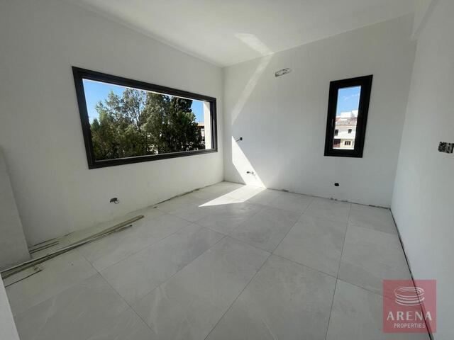 detachedHouse-7-4-bed-villa-in-Livadia-8643.jpeg