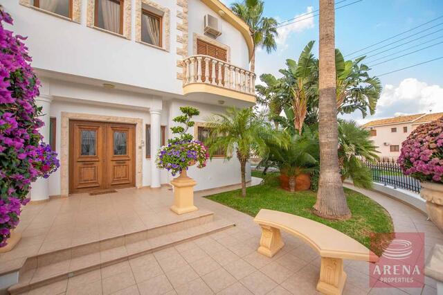 detachedHouse-3-Villa-in-Paralimni-for-sale-5073.jpeg