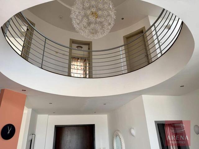 detachedHouse-6a16a05fb532e-4.jpg