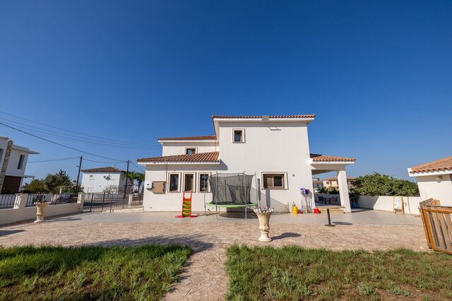 detachedHouse-9-5-bed-villa-kiti-10152.jpg