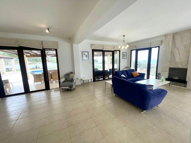 detachedHouse-1-4-BED-VILLA-FOR-SALE-IN-AGIA-THEKLA-9489-17.jpg