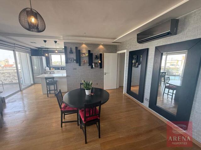 apartment-6a05cc4fc2ddf-3.jpg