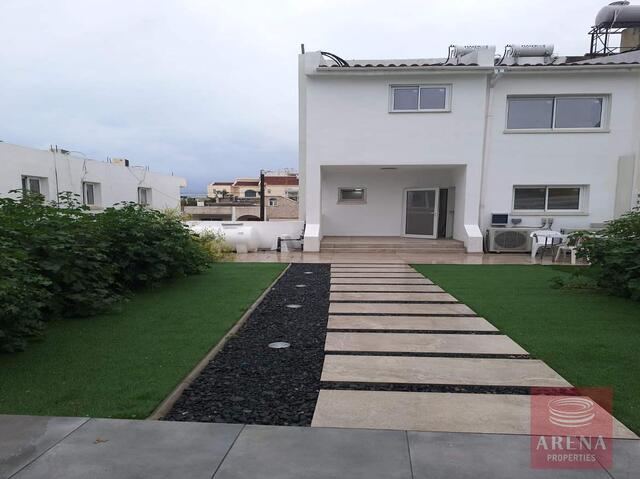 realEstateForBusiness-69f1f570af520-4.jpg