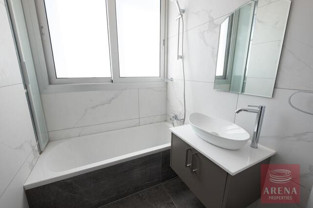 detachedHouse-6a7c25a61295a.jpg