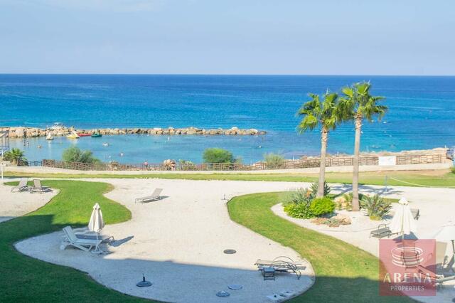 Beachfront Apartment in Protaras – photo 10